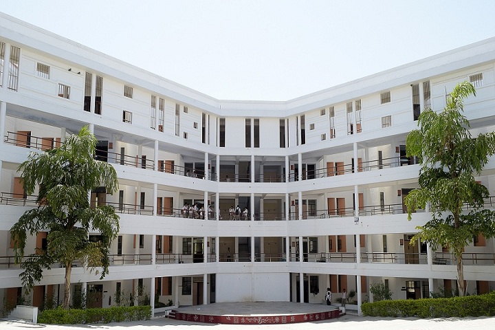 https://cache.careers360.mobi/media/colleges/social-media/media-gallery/2853/2018/12/9/Campus View of Swami Keshvanand Institute of Technology Management and Gramothan Jaipur_Campus-View.JPG